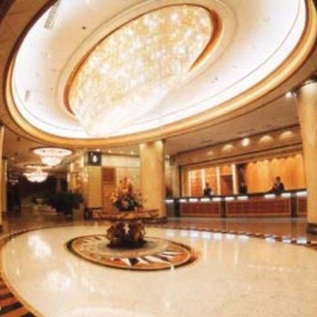 Starway Premier Hotel Longdu Jinan Extérieur photo